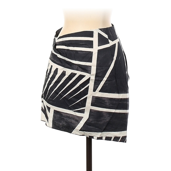 ZARA GEO PRINT MINI SKIRT - Picture 2 of 4